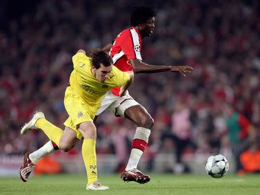 Emmanuel Adebayor vs. Villarreal